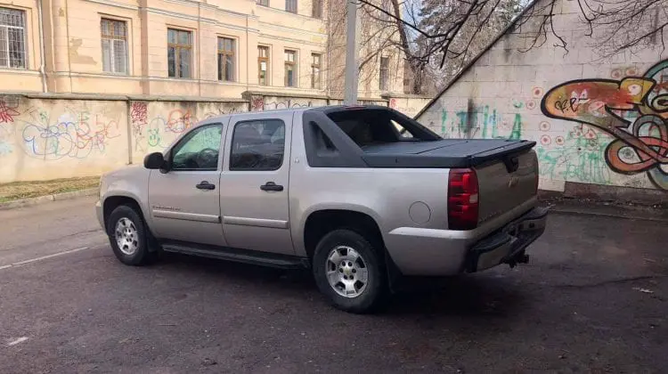 (FOTO) Ambasada SUA de la Chișinău vinde trei automobile… Cine să le cumpere?!