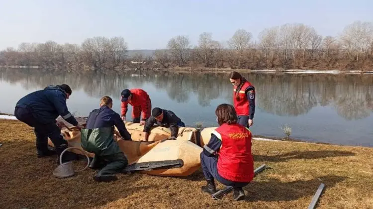 A cincea zi de când salvatorii caută minora dispărută pe râul Nistru. Acțiunile vor continua pe cale terestră