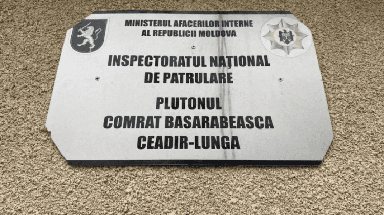 MITĂ la drumul mare! Patru polițiști au fost filmați și arestați la Comrat pentru că acceptau bani de la șoferi