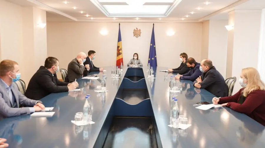 Maia Sandu le-a recomandat membrilor CEC să organizeze „impecabil” alegerile parlamentare anticipate