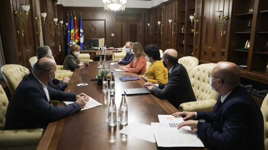 Membrii Guvernului în exercițiu, din nou la masa discuțiilor cu Zinaida Greceanîi
