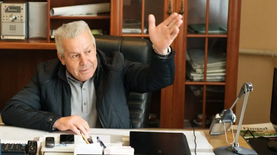 Șeful de la Doina, care cerea bani pentru un loc de veci, a fost rar la muncă de când s-a restabilit. Ce-i cu dosarul