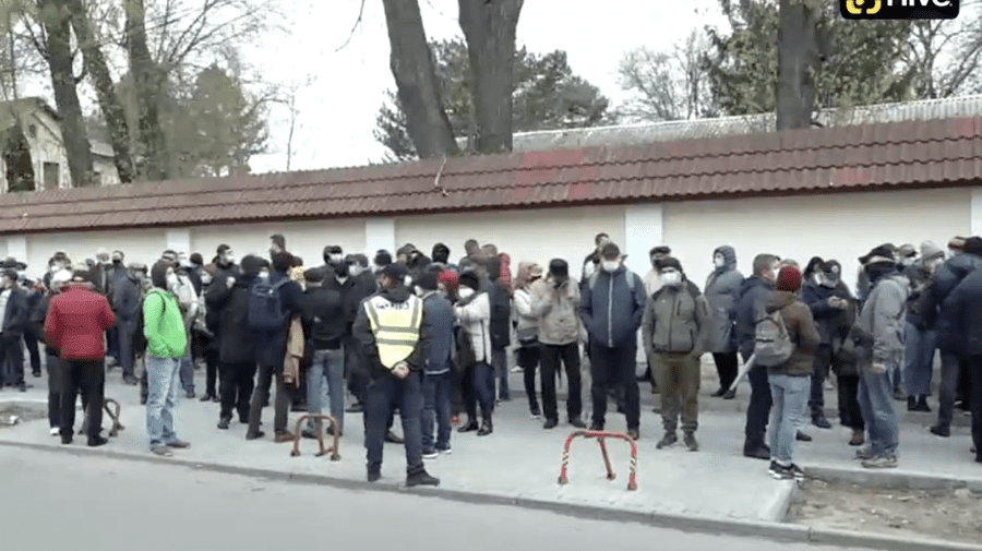 Protest la Curtea Constituțională întru susținerea judecătoarei Domnica Manole. ÎN DIRECT pe RLIVE TV și RLIVE.MD