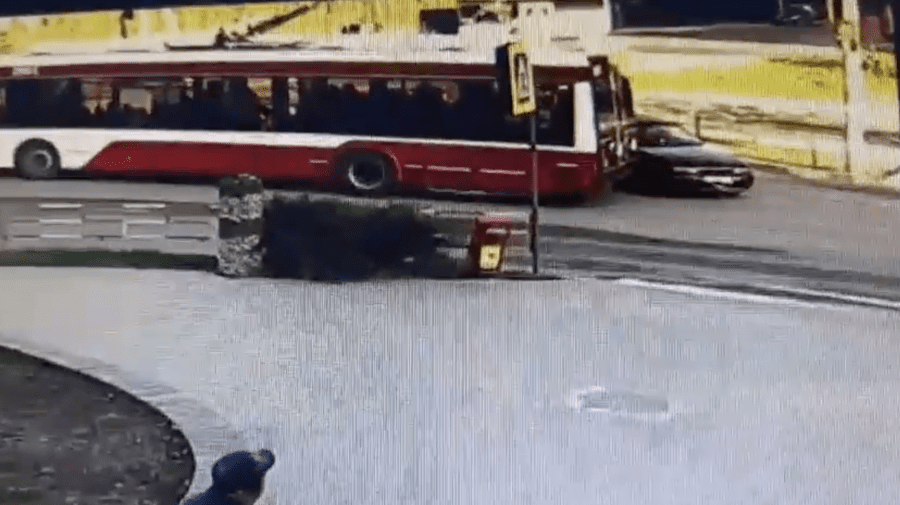 A provocat un accident rutier la Bălți, iar ulterior a șters putina. Poliția cere ajutorul oamenilor