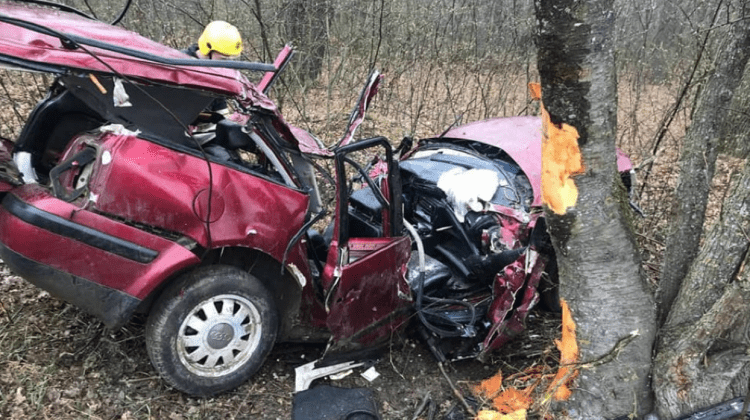 (FOTO) Accident oribil la Ocnița. Două persoane au decedat pe loc