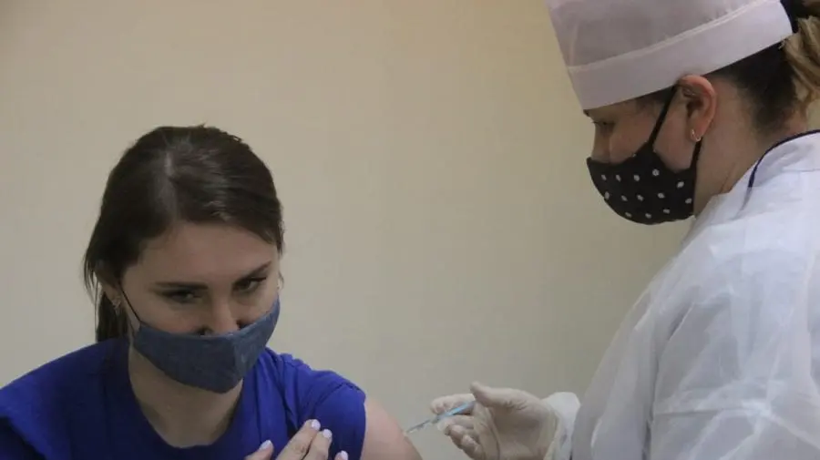 VIDEO Zile libere pentru angajații care se vor vaccina împotriva COVID-19