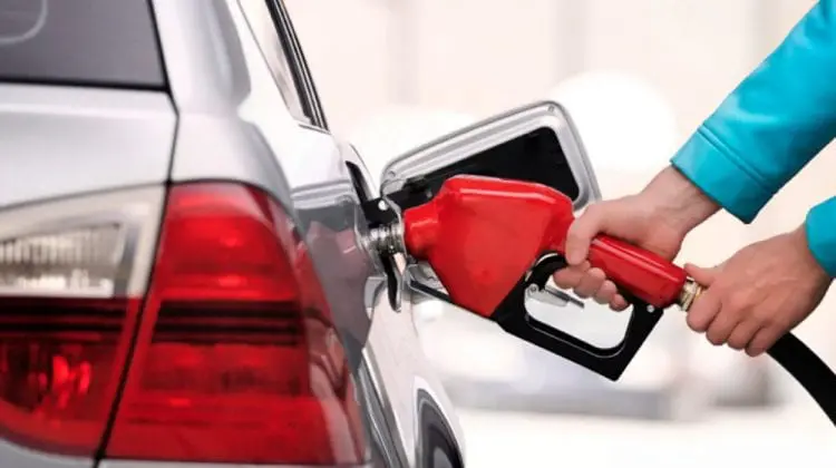 Într-o zi scad, în altă zi cresc! ANRE anunță noile prețuri la carburanți pentru mâine, 23 februarie