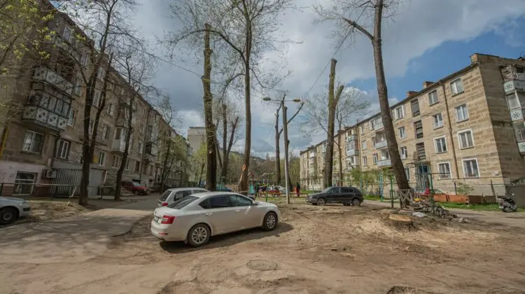 Se vor schimba la față! Municipalitatea pornește lucrările de reparație capitală în câteva curți de blocuri