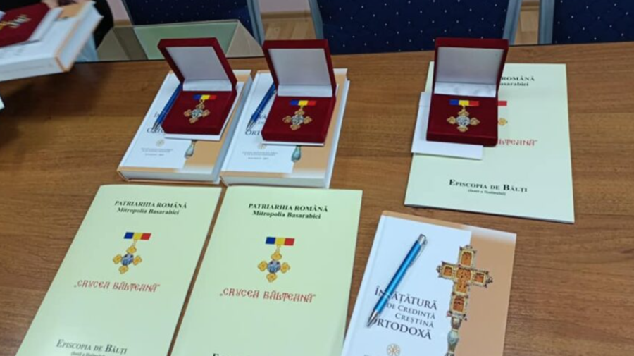 Câțiva lucrători medicali din nordul țării, decorați de Episcopia de Bălți! Când și cu ce scop?