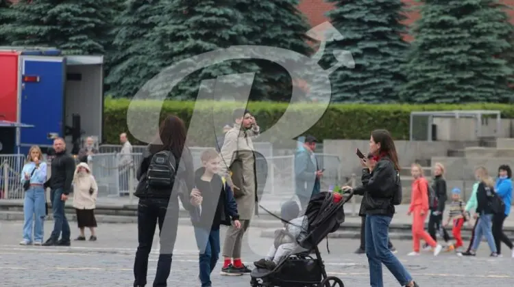 Activistul care s-a împușcat astăzi în cap în Piața Roșie din Moscova, va fi cercetat pentru huliganism
