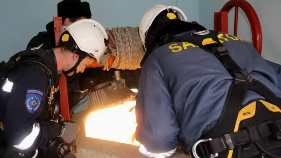 La un pas de moarte! Un tânăr din Capitală a CĂZUT într-o fântână, la o adâncime de 15 metri