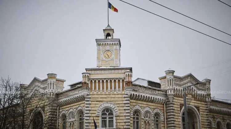 (VIDEO) Haos și acuzații reciproce la ședința CMC. După două ore, consilierii așa și nu s-au mai apucat de lucru