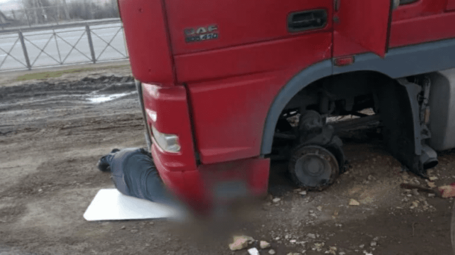 Șoferul care a fost strivit de propriul autocamion în Rusia, va fi repatriat în Moldova cu suportul MAEIE
