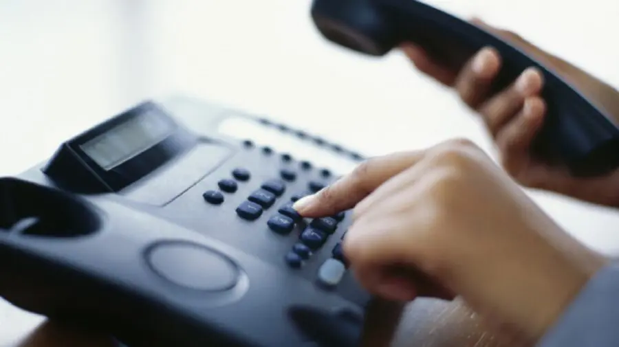 Moldovenii folosesc tot mai puțin telefonia fixă