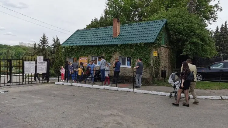 Gata cu rândurile! În parcul Dendrariu a fost deschisă o nouă poartă de acces