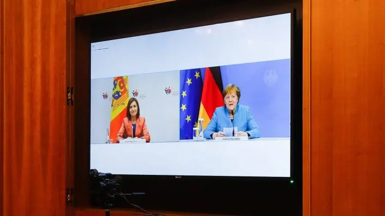 Liber pentru a circula în Europa. Sandu i-a solicitat lui Merkel să recunoască certificatele moldovenești de vaccinare