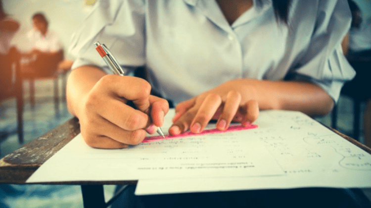 Absolvenții pot exersa! Au fost publicate testele de pregătire pentru BAC 2021