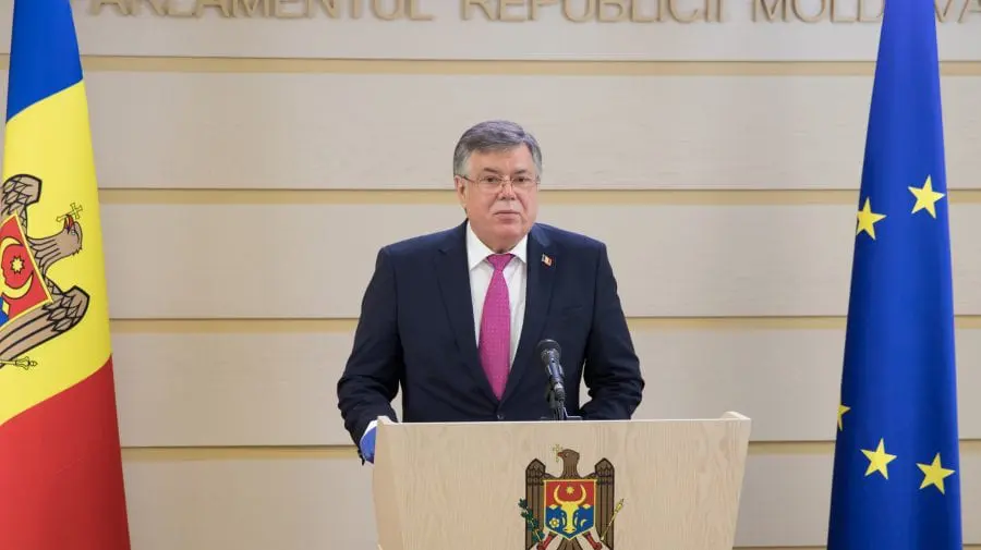 Iurie Reniță ia altă cale la anticipate. Nu mai merge cu Platforma DA și speră pe votul diasporei