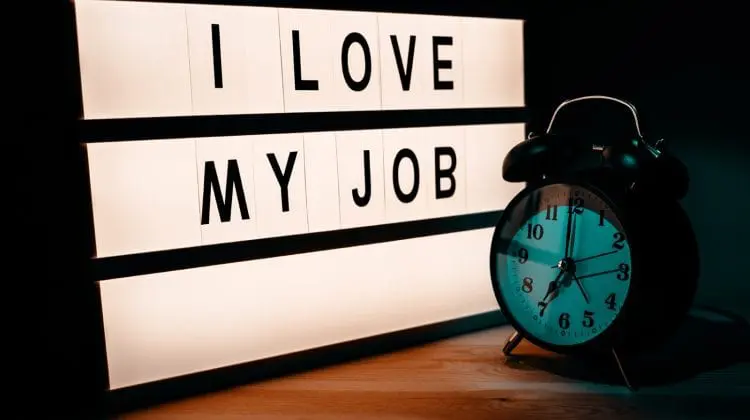 Locul de muncă sau relaţia? TOP job-uri care nu merg mână-n mână cu dragostea