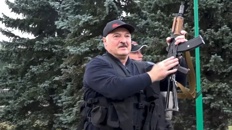 Regimul Lukașenko luptă în continuare împotriva presei independente din Belarus