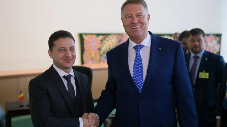 Discuție Iohannis – Zelenski: România va susține Ucraina privind integritatea și îi va dona vaccinuri