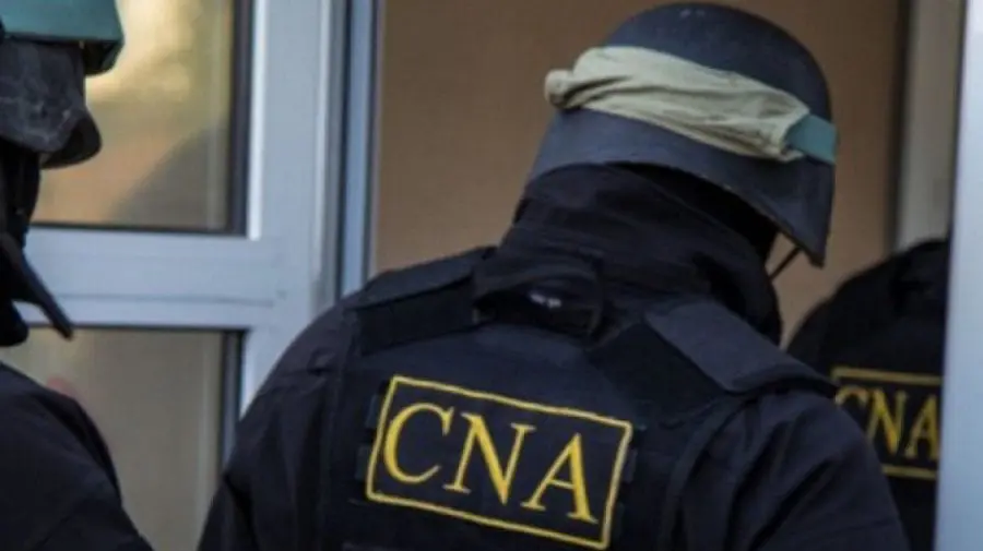ULTIMĂ ORĂ! Ofițerii CNA au descins pe 10 adrese din Capitală într-un dosar de corupție