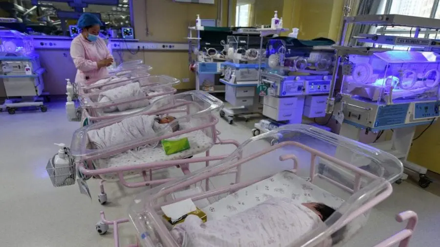 Gafă bizară la spital: Un cuplu a primit un șobolan mort în locul trupului fetiței decedate în timpul nașterii