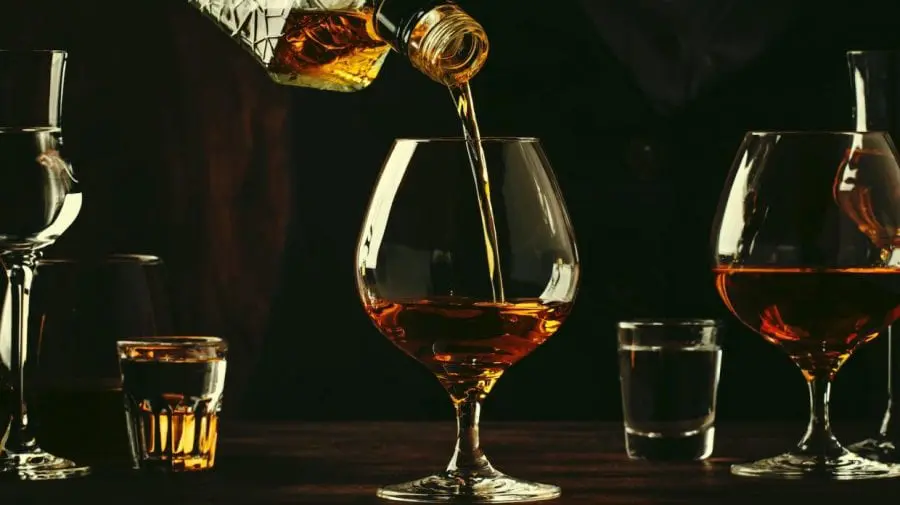 Turnat în cristal cu capsulă și etichetă gravată cu aur! Cel mai scump și vechi divin de 70 de ani în Moldova