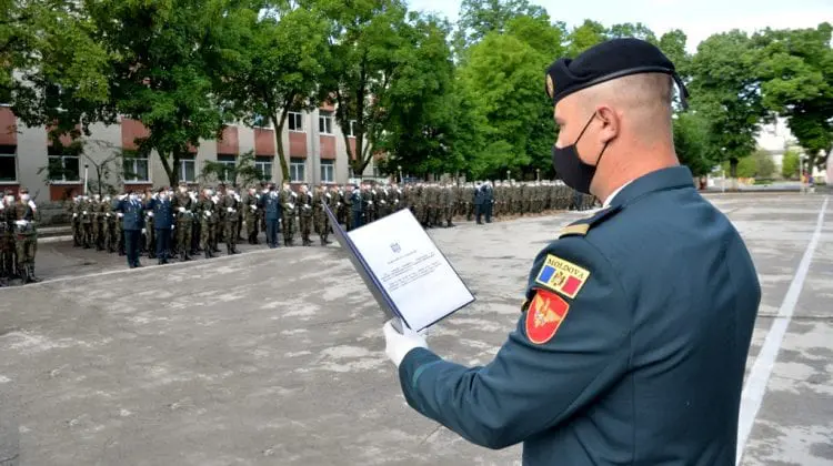 (FOTO) Au jurat credință Patriei! 450 de soldați încorporați în Armata Națională au depus jurământul militar