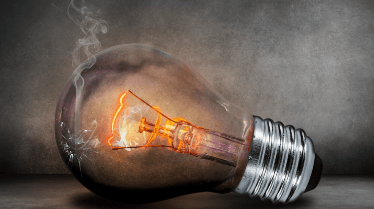 Astăzi vor avea loc lucrări de renovare a rețelelor electrice, pe mai multe adrese din țară