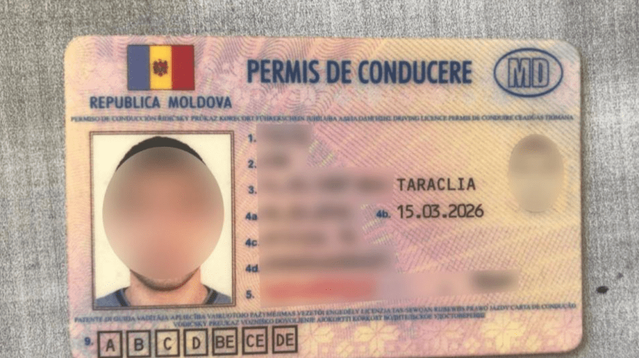 Doi bărbați, depistați cu acte false la frontieră. Unul din ei presta servicii de curierat