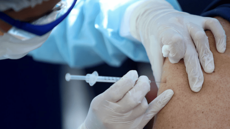 De ce unii oameni nu dezvoltă efecte secundare la vaccinul anti-COVID. Este asta o problemă?