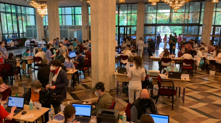 Conferința de totalizare a Maratonului de vaccinare de la Palatul Republicii. În direct pe RLIVE TV și RLIVE.MD
