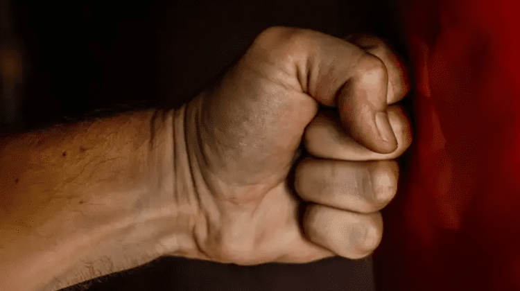 (VIDEO) La beție și-a ucis amicul în bătaie, iar acum este cercetat penal. Ce riscă bărbatul vinovat