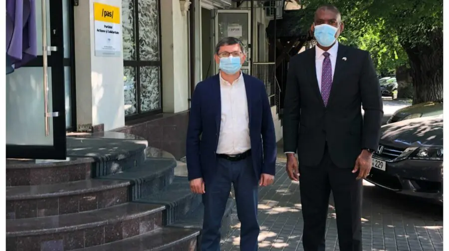 Dereck Hogan a bătut la ușa PAS. A avut o discuție cu Igor Grosu pe „subiecte de actualitate”