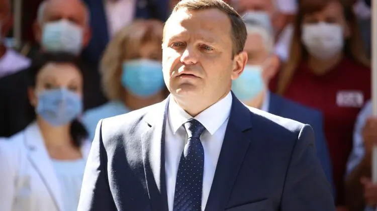 Majorările de salarii ale judecătorilor CC – examinate tot de către CC. „Медвежья услуга”, spune Andrei Năstase
