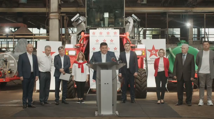 (VIDEO) Pe fundalul a câteva tractoare și cisterne, socialiștii și comuniștii s-au lansat în campanie pentru anticipate