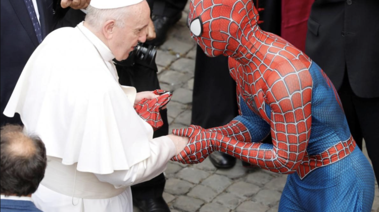 VIDEO, FOTO Spider-Man la Vatican: De ce a venit super-eroul să-l întâlnească pe papa?