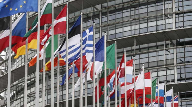 Parlamentarii europeni revin la Strasbourg pentru prima dată după mai bine de un an