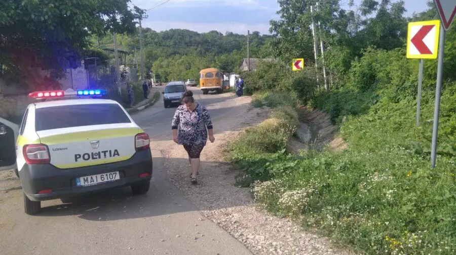 FOTO A murit la spital după ce a fost lovită de un autobuz, în raionul Călărași