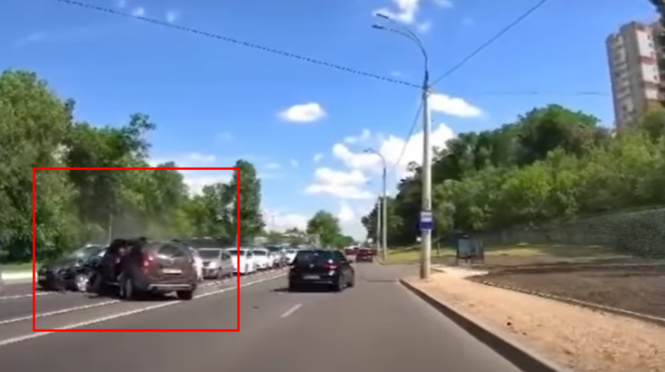 (VIDEO) Accident cu implicarea a trei automobile în Capitală. Cine se face vinovat