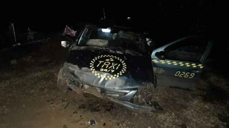Accident cu implicarea unui taxi la Hîncești. Trei persoane au avut nevoie de îngrijiri medicale