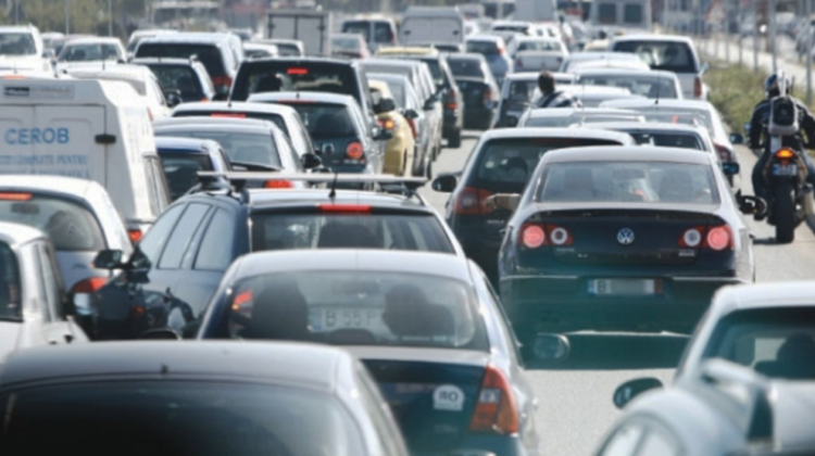 Serviciul „InfoTrafic” al INSP, informează: Mai multe ambuteiaje pe străzile din Capitală