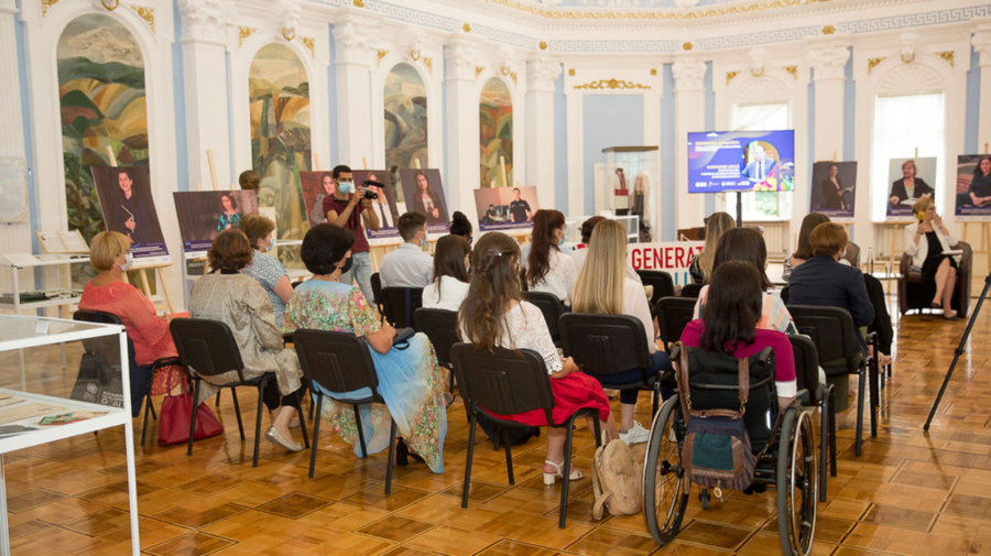 Expoziție FOTOGRAFICĂ de excepție. Protaginistele, promotoare ale egalității de gen din Moldova