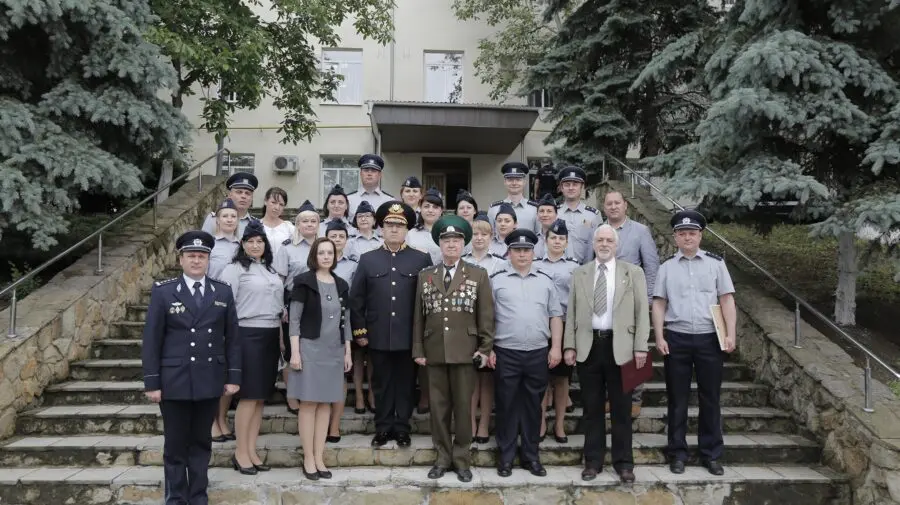 FOTO Până la 37 de ori de la fiecare. Polițiștii de frontieră, premiați pentru că au donat sânge
