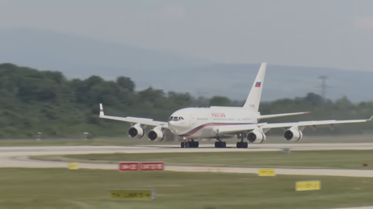 Presa din Ucraina: Avionul cu propagandiștii Kremlinului, „pus pe pauză” o oră deasupra Genevei