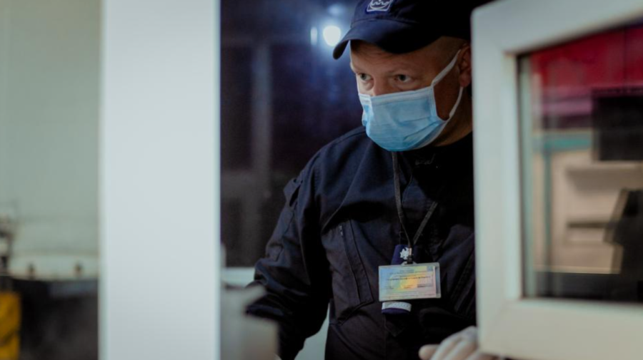 Pedepsiți penal pentru perfectarea ilegală a actelor. Moldovenii riscă până la doi ani de pușcărie