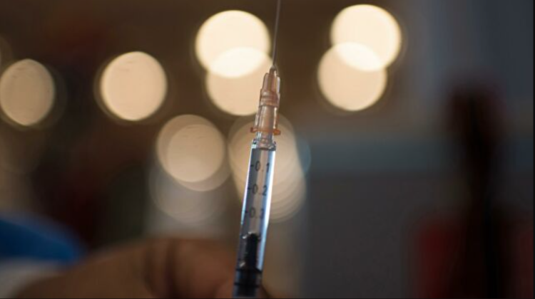 Ratele scăzute de vaccinare a populației pot duce la mutații cardinale ale coronavirusului. Explicația specialistului