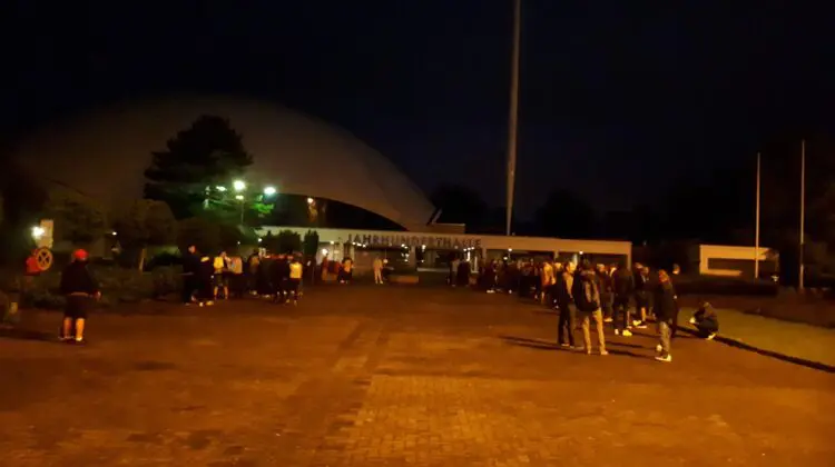 FOTO LIVE VOTUL ÎN DIASPORĂ! Iată și primele rânduri din Frankfurt și Italia create la ora 4:30 dimineața