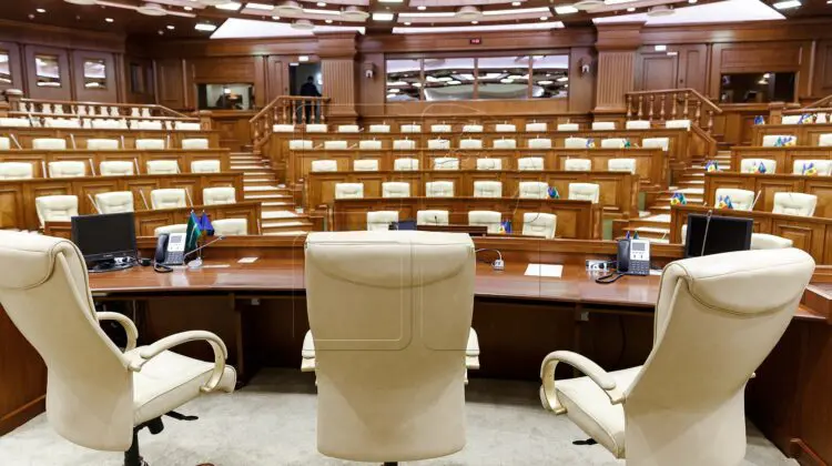 Atenție mare! Ședința de constituire a noului Parlament – în direct pe RLIVE.MD și la RLIVE TV. Urmărește-ne!